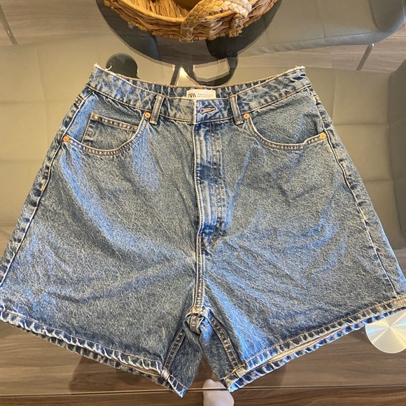ZARA mom jeans shorts, size 12 - Picture 1 of 6